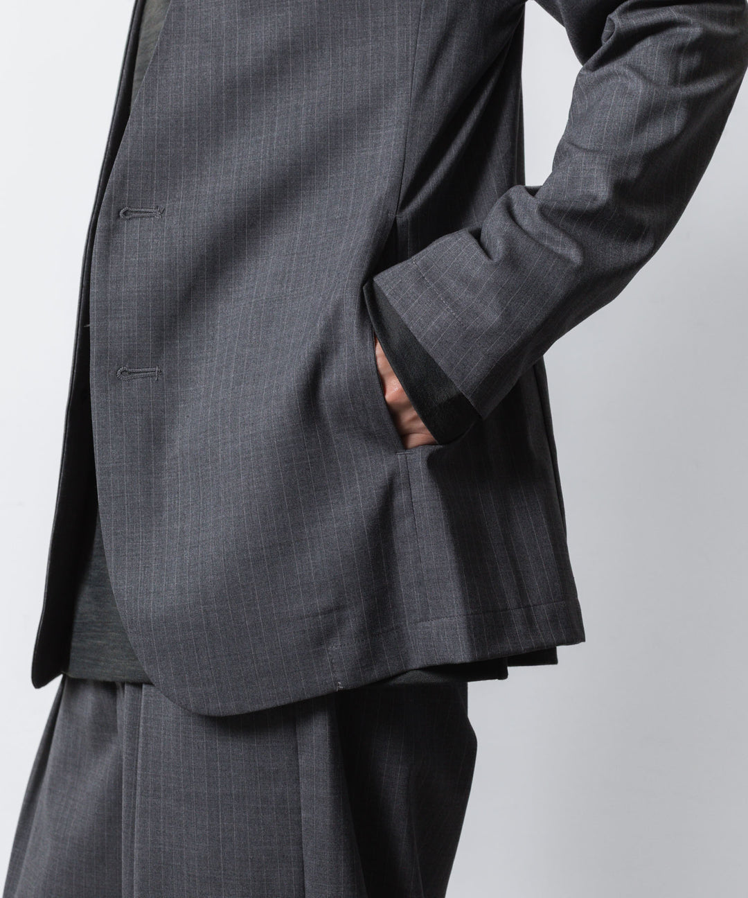 ATTACHMENT アタッチメントのT/W/SI STRETCH GABARDINE COLLARLESS JKT - S.GRAYの公式通販サイトsession福岡セレクトショップ