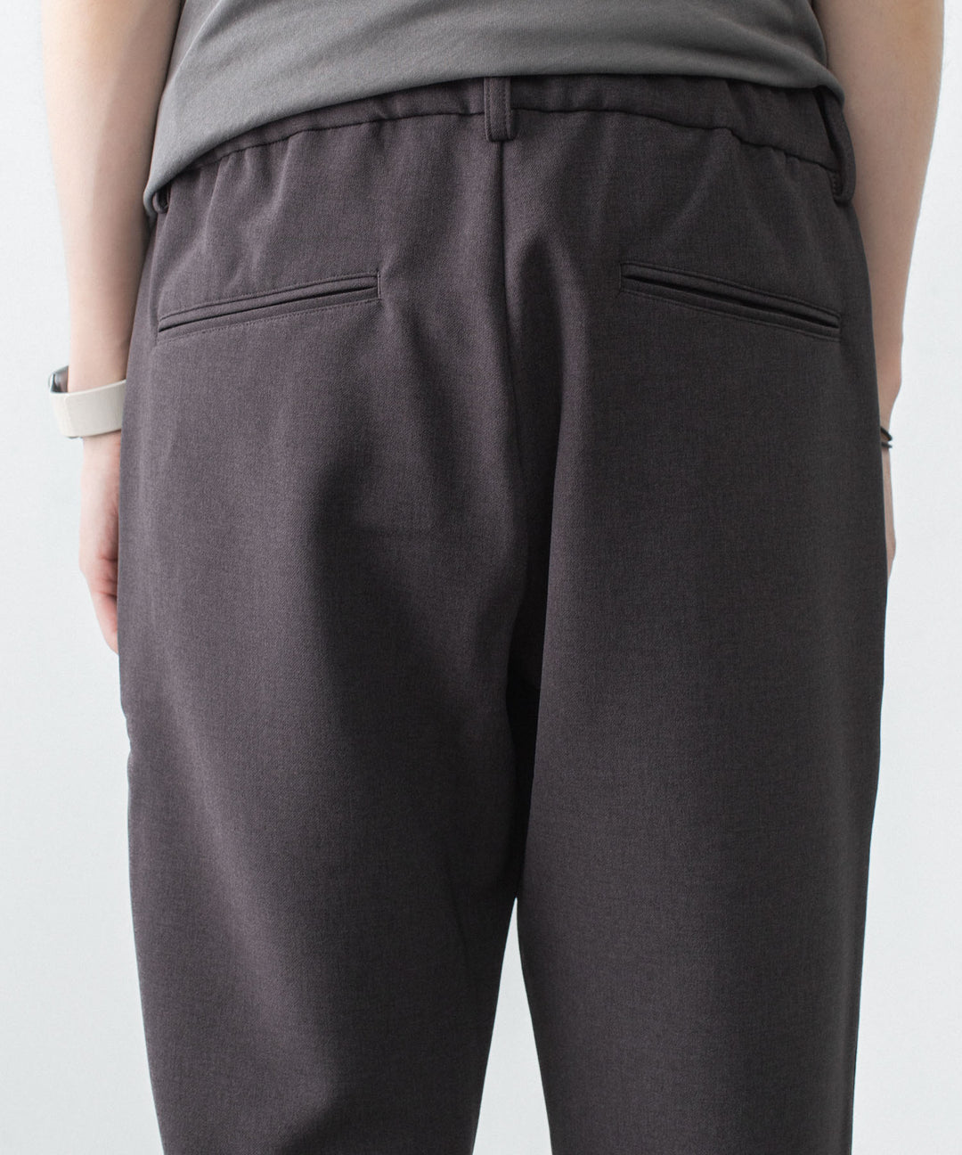 ATTACHMENT アタッチメントのPE STRETCH DOUBLE CLOTH REGULAR FIT EASY TROUSERS - D.BROWNの公式通販サイトsession福岡セレクトショップ