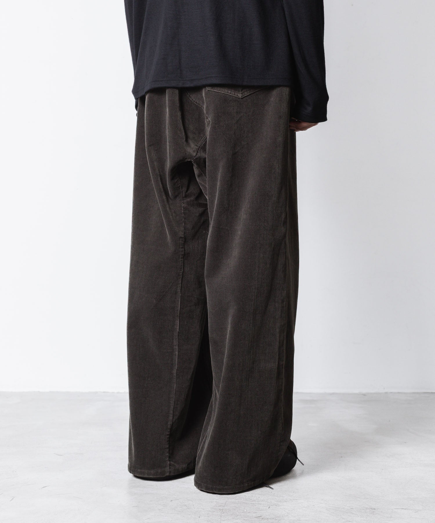 VEIN ヴェインのFINX CO CORDUROY RESIZE TROUSERS - D.GRAYの公式通販サイトsession福岡セレクトショップ