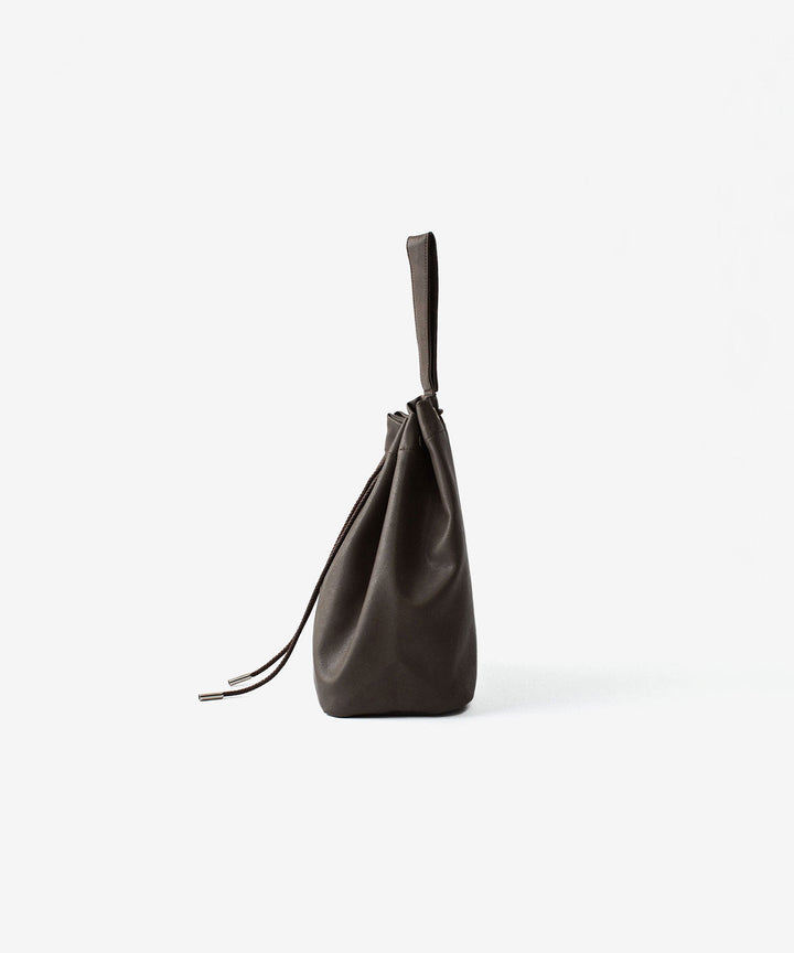 ATTACHMENT / EXCLUSIVE ITEMアタッチメントのSYNTHETIC LEATHER SMALL BUCKET BAG - D.BROWNの公式通販サイトsession福岡セレクトショップ