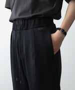 画像をギャラリービューアに読み込む, ATTACHMENT アタッチメントのCO STRETCH TERRY 1TUCK EASY TROUSERS - BLACKの公式通販サイトsession福岡セレクトショップ
