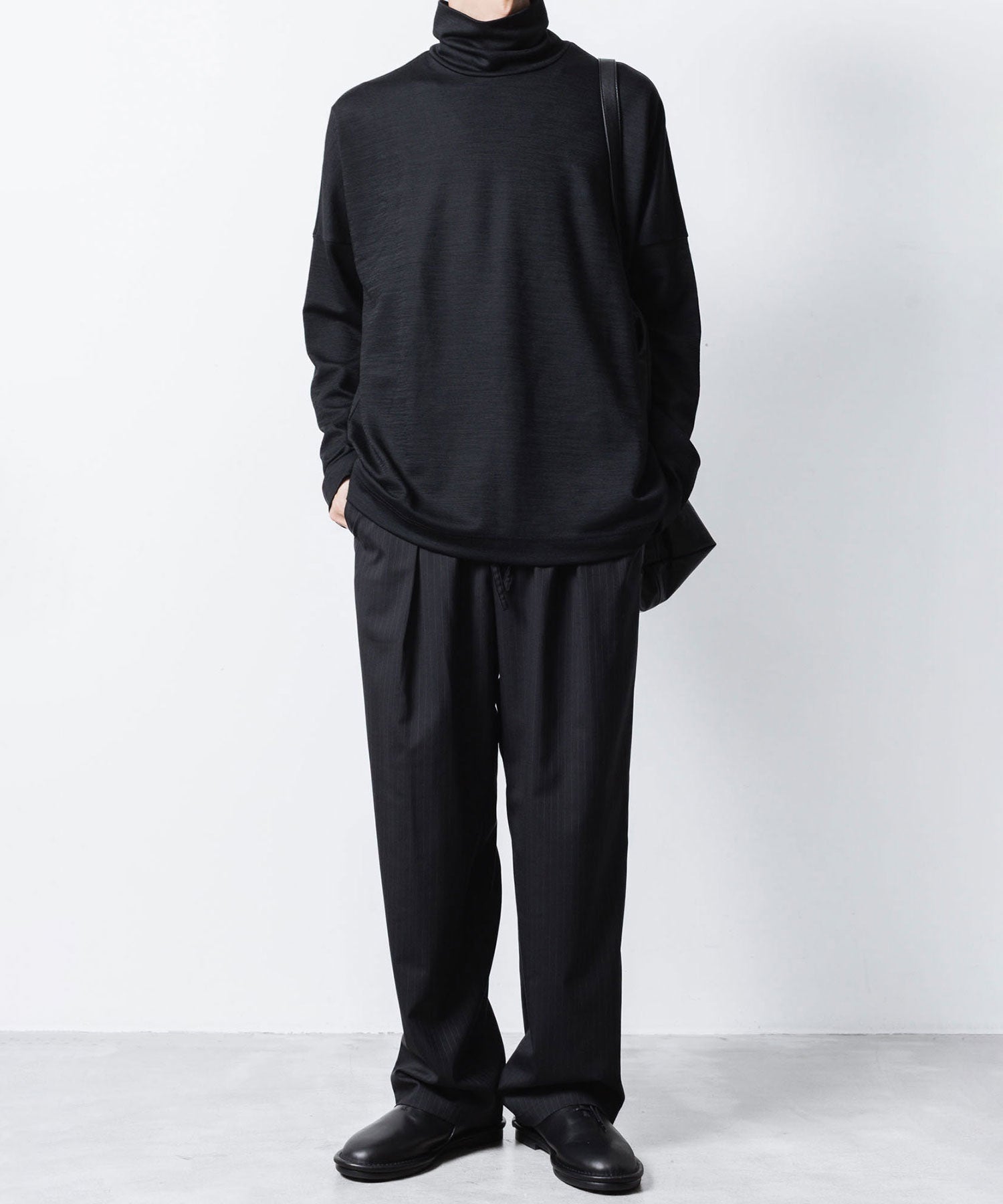 ATTACHMENT / EXCLUSIVE ITEM アタッチメントのWO/NYスムース ハイネックカットソー L/S - BLACKの公式通販サイトsession福岡セレクトショップ