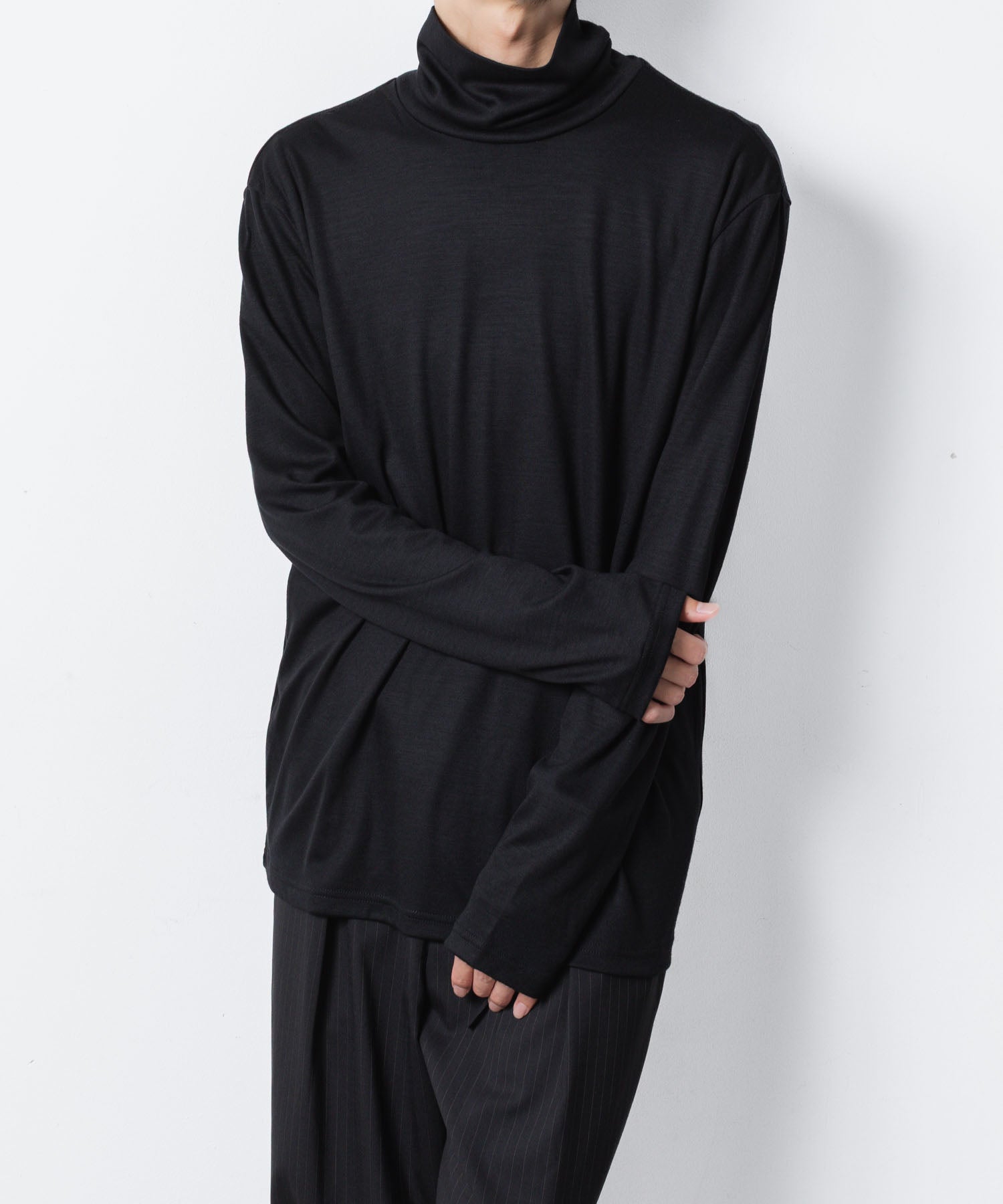 ATTACHMENT アタッチメントの1/60 WOOL SMOOTH HIGH NECK TURTLE L/S TEE - BLACKの公式通販サイトsession福岡セレクトショップ