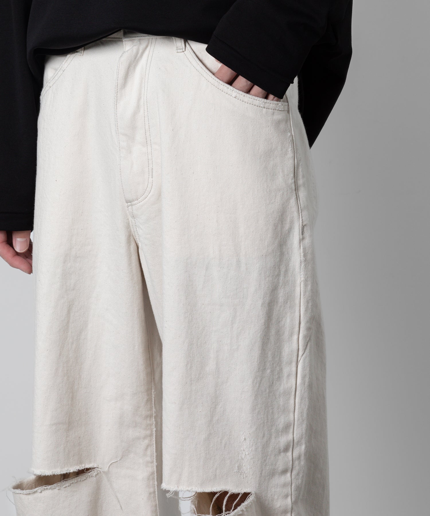 【ATTACHMENT】ATTACHMENT アタッチメントの11oz DENIM WIDE CURVE JEANS - OFF WHITE 公式通販サイトsession福岡セレクトショップ