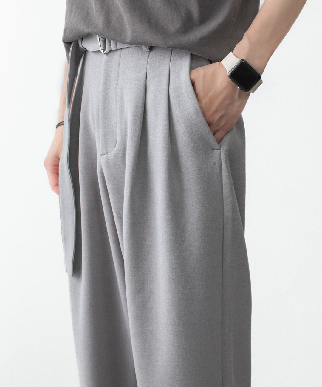 ATTACHMENT アタッチメントのPE STRETCH DOUBLE CLOTH BELTED WIDE TAPERED TROUSERS - L.GRAYの公式通販サイトsession福岡セレクトショップ