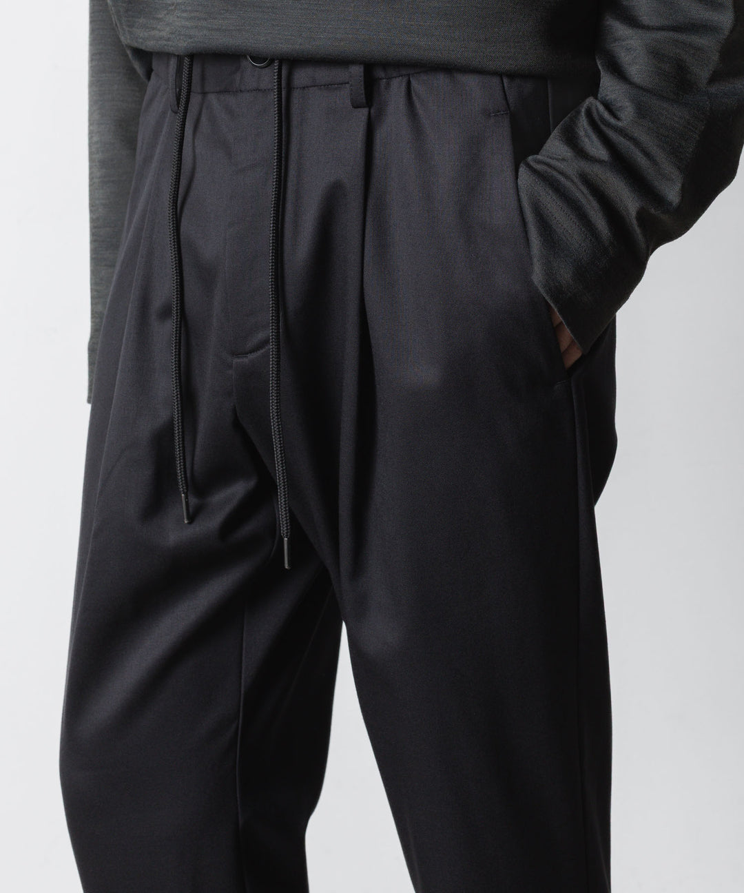 ATTACHMENT アタッチメントのT/W/SI STRETCH GABARDINE REGULAR FIT EASY TROUSERS - BLACKの公式通販サイトsession福岡セレクトショップ
