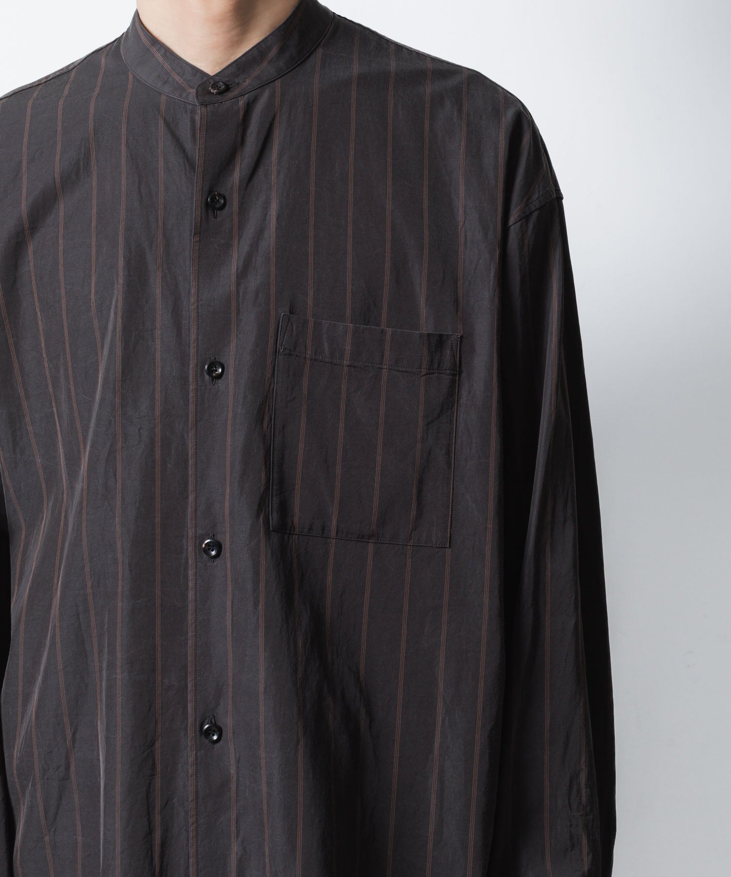 ATTACHMENT アタッチメントのCU/CO STRIPE TWILL BANDCOLLAR L/S SHIRT - S.GRAYの公式通販サイトsession福岡セレクトショップ