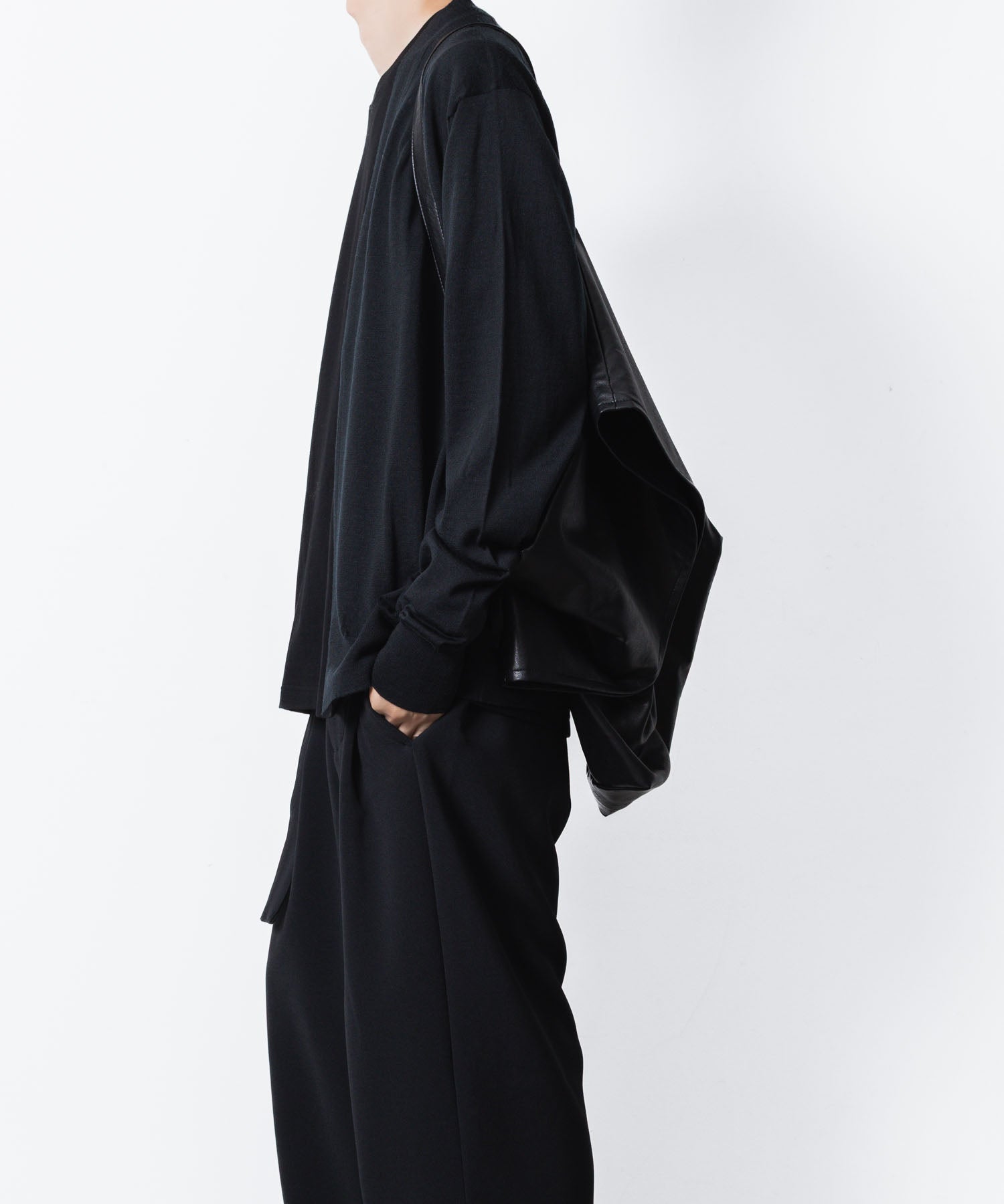 ATTACHMENT アタッチメント × JOHN SMEDLEYの× JOHN SMEDLEY MERINO EXTRAFINE BUTTONLESS V NECK CARDIGAN - BLACKの公式通販サイトsession福岡セレクトショップ