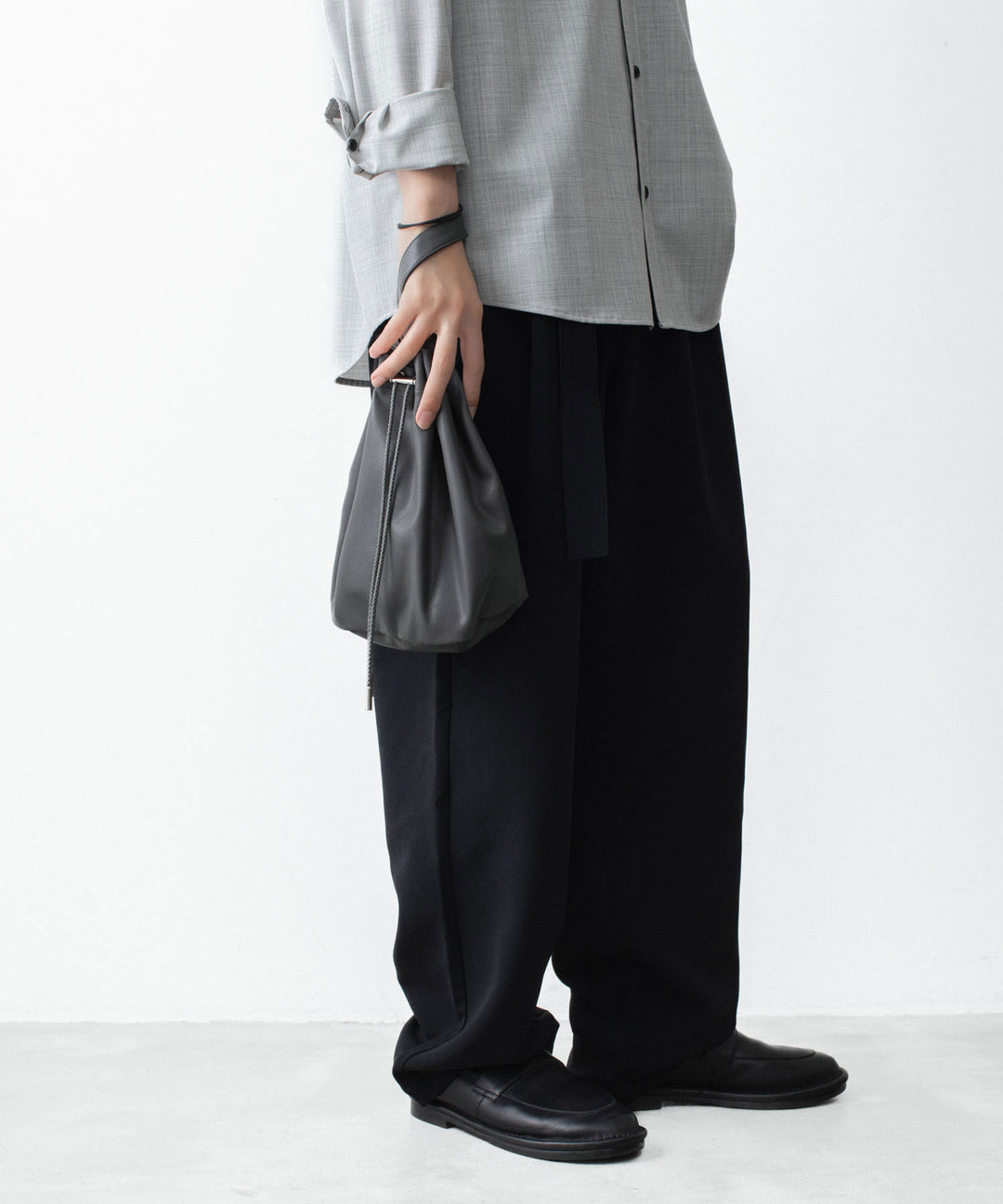 ATTACHMENT / EXCLUSIVE ITEMアタッチメントのSYNTHETIC LEATHER SMALL BUCKET BAG - GRAYの公式通販サイトsession福岡セレクトショップ