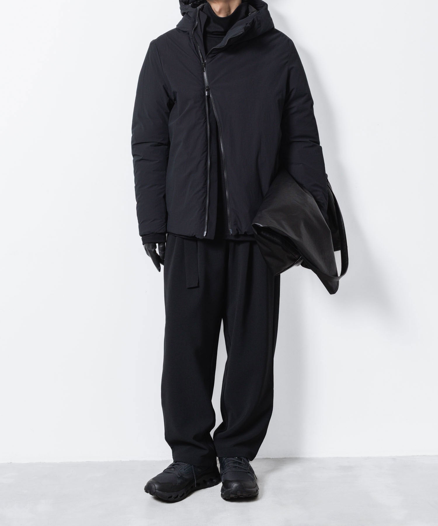 ATTACHMENT アタッチメントのPE STRETCH DOUBLE CLOTH BELTED WIDE TAPERD TROUSERS - BLACKの公式通販サイトsession福岡セレクトショップ