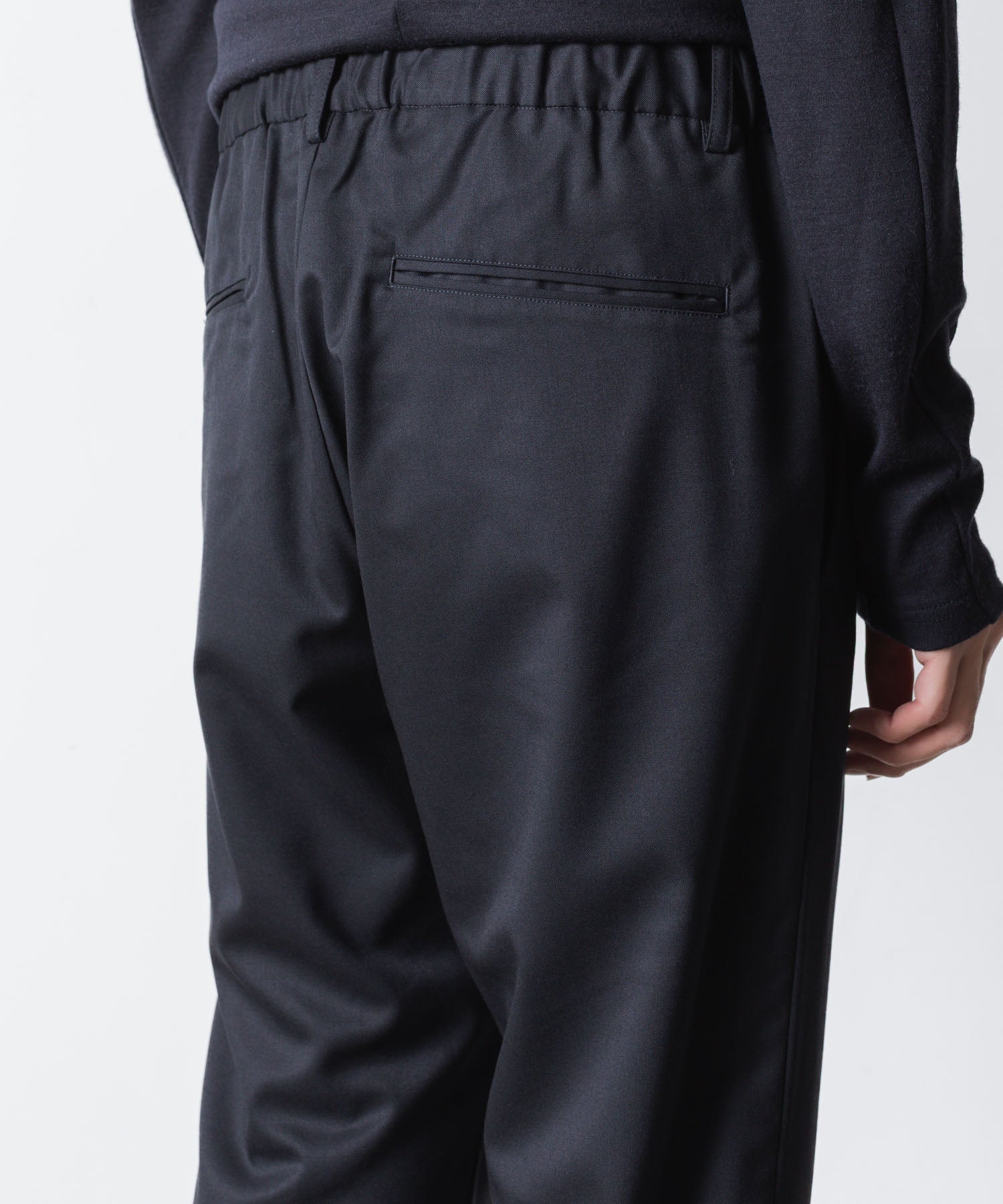 ATTACHMENT アタッチメントのT/W/SI STRETCH GABARDINE REGULAR FIT EASY TROUSERS - D.NAVYの公式通販サイトsession福岡セレクトショップ
