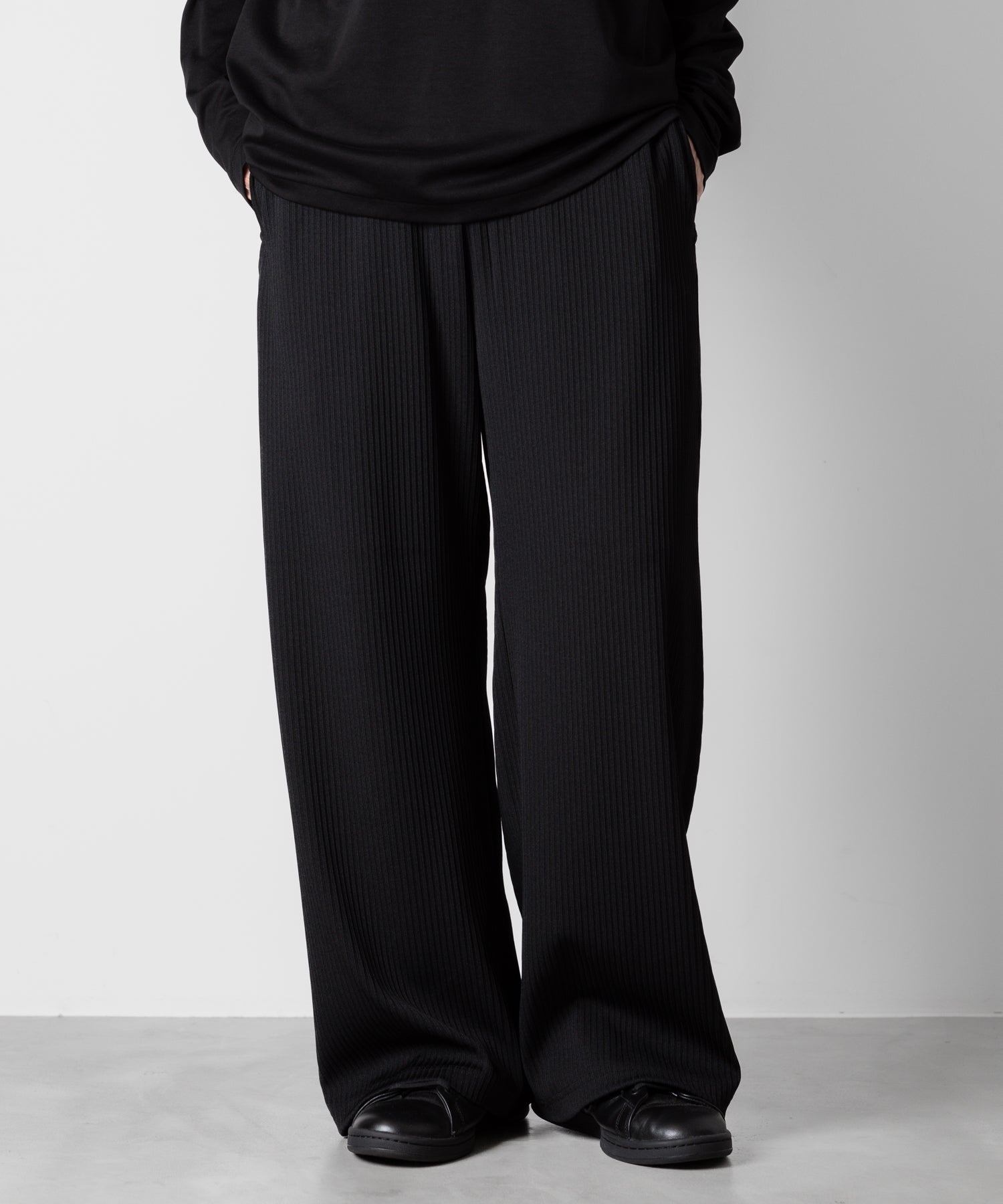 ATTACHMENT アタッチメントのPE STRETCH RIB WIDE LOUNGE TROUSERS - BLACK 公式通販サイトsession福岡セレクトショップ