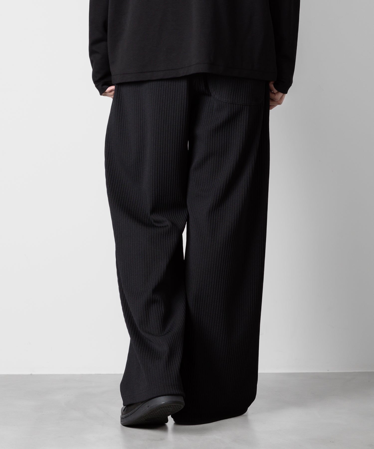 ATTACHMENT アタッチメントのPE STRETCH RIB WIDE LOUNGE TROUSERS - BLACK 公式通販サイトsession福岡セレクトショップ