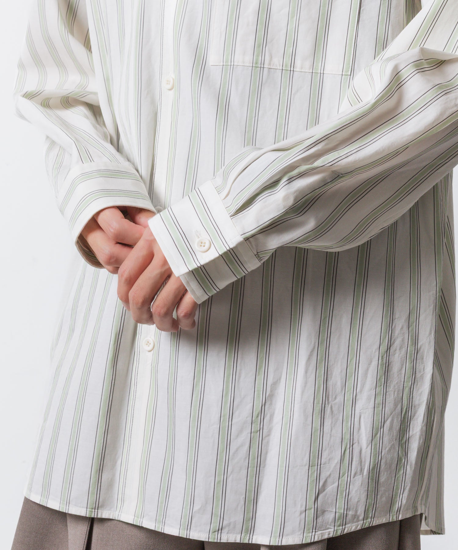 ATTACHMENT アタッチメントのCU/CO STRIPE TWILL BANDCOLLAR L/S SHIRT - S.GREENの公式通販サイトsession福岡セレクトショップ
