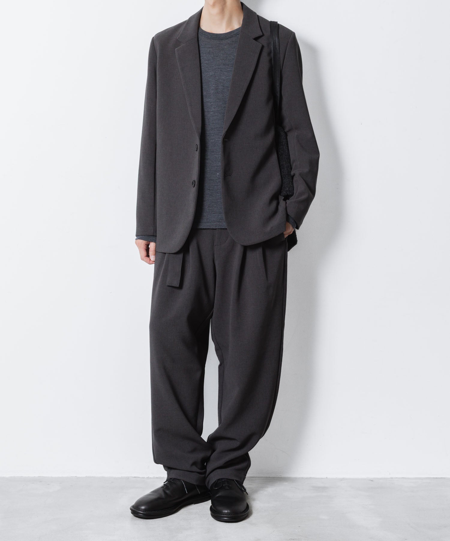 ATTACHMENT アタッチメントの× JOHN SMEDLEY MERINO EXTRAFINE WELTED CREW NECK L/S - D.GRAYの公式通販サイトsession福岡セレクトショップ