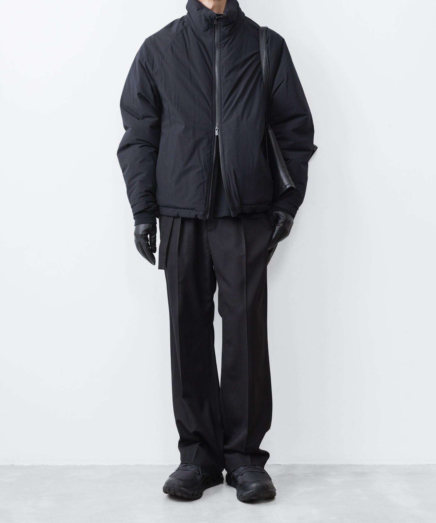 ATTACHMENT / EXCLUSIVE ITEMアタッチメントのWO/PE STRECH GABARDINE BELTED TROUSERS - BLACKの公式通販サイトsession福岡セレクトショップ