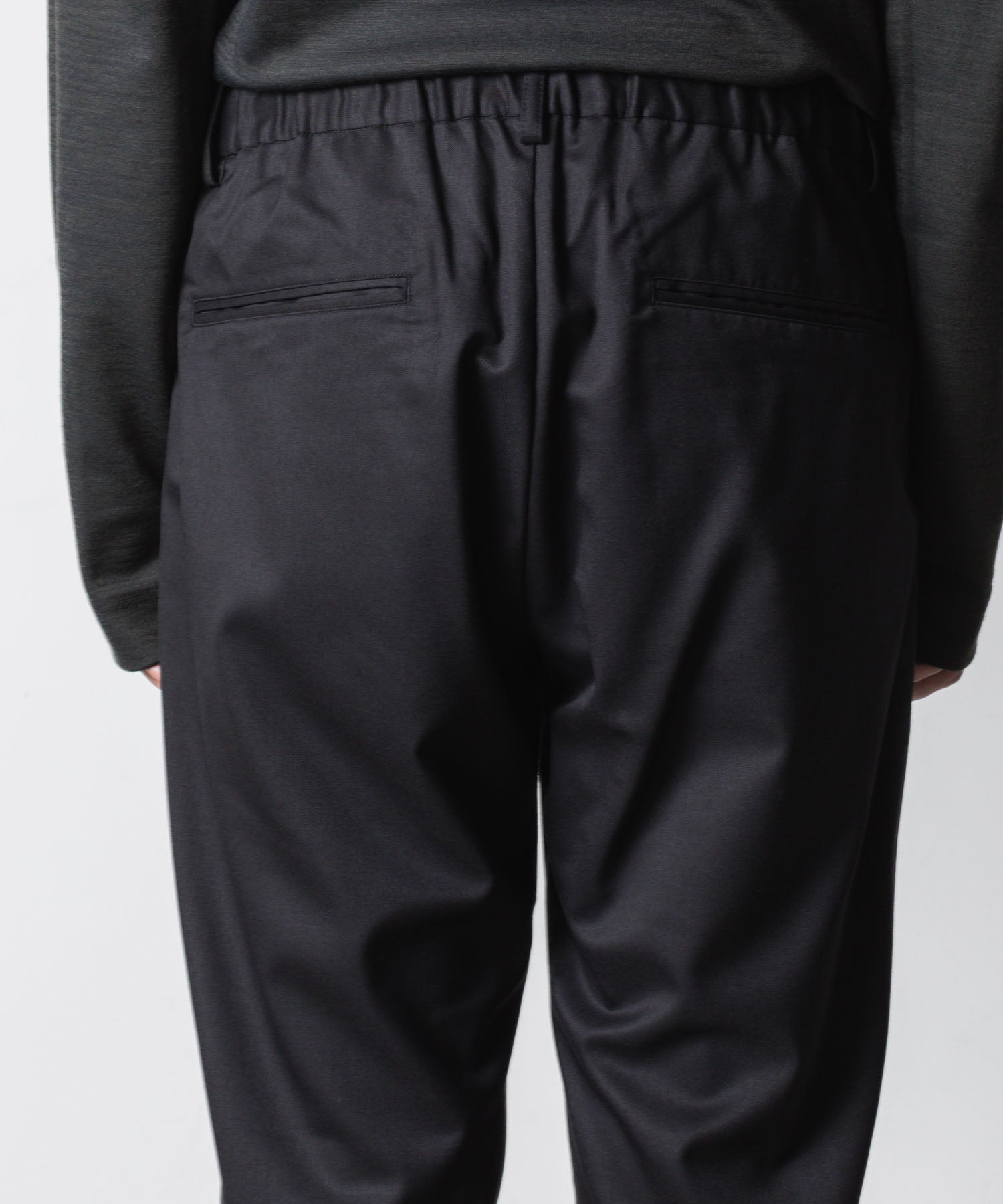 ATTACHMENT アタッチメントのT/W/SI STRETCH GABARDINE REGULAR FIT EASY TROUSERS - BLACKの公式通販サイトsession福岡セレクトショップ