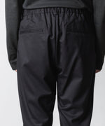 画像をギャラリービューアに読み込む, ATTACHMENT アタッチメントのT/W/SI STRETCH GABARDINE REGULAR FIT EASY TROUSERS - BLACKの公式通販サイトsession福岡セレクトショップ
