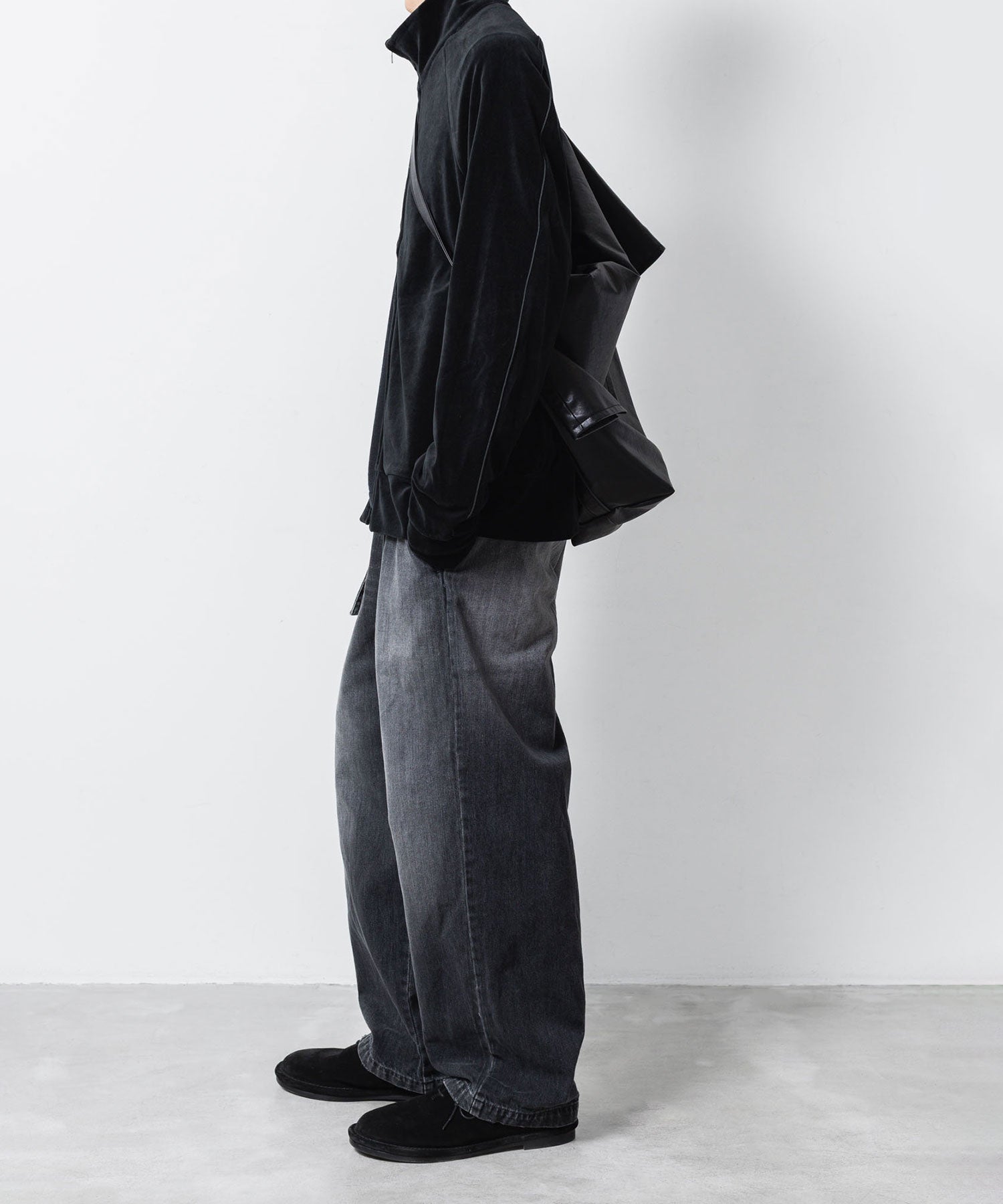 ATTACHMENT / EXCLUSIVE ITEMアタッチメントの11oz DENIM 1TUCK BELTED PANTS  - BLACKの公式通販サイトsession福岡セレクトショップ