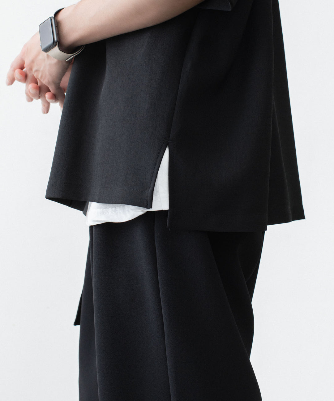 【 ATTACHMENT / EXCLUSIVE ITEM 】PE LIGHT TROPICAL DOLMAN SLEEVE REGULAR COLLAR SHIRT S/S - BLACK