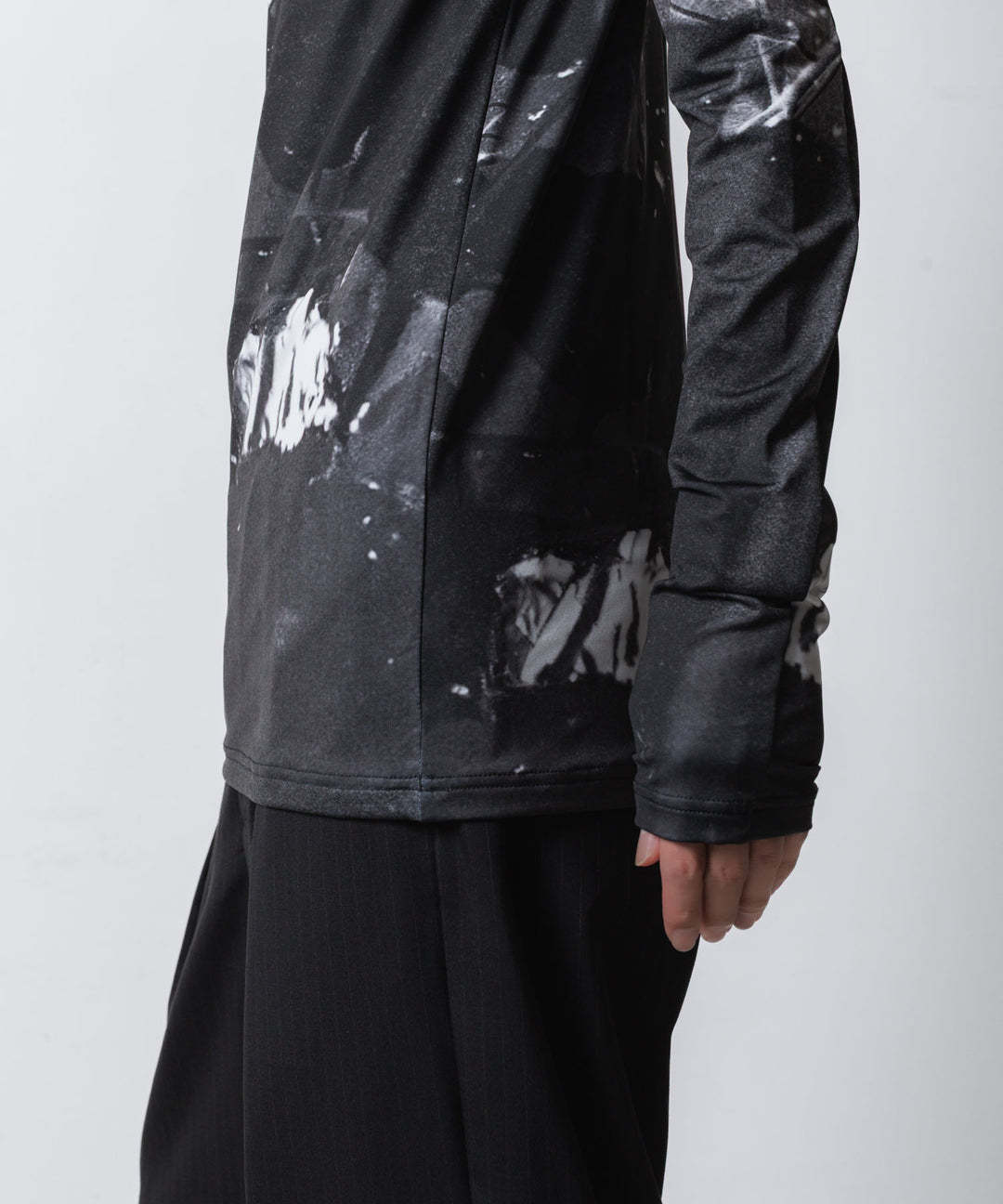 VEIN ヴェインのPRINTED COOLMAX STRETCH JERSEY VPW HIGH NECK L/S TEE - BLACKの公式通販サイトsession福岡セレクトショップ