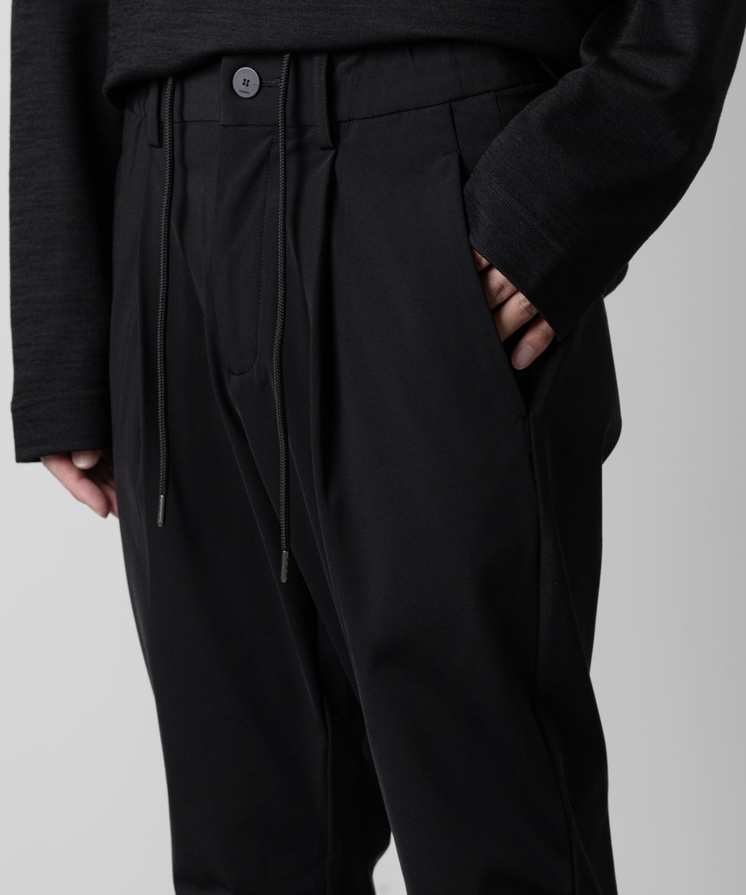 ATTACHMENT アタッチメントのNY/CO STRETCH JERSEY REGULAR FIT EASY TROUSERS - BLACK 公式通販サイトsession福岡セレクトショップ