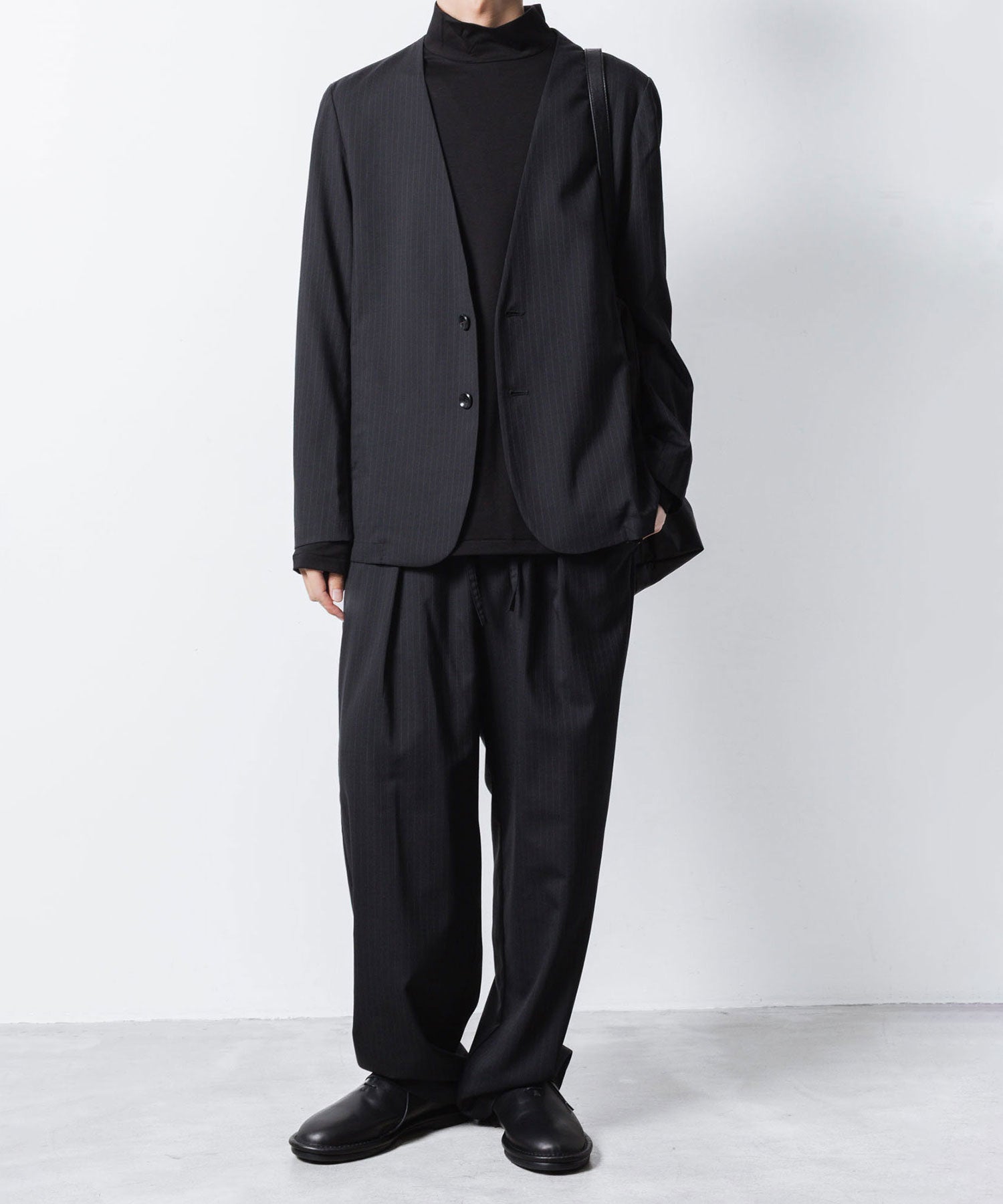 ATTACHMENT アタッチメントのCOTTON DOUBLE FACE SLIM FIT HIGHNECK L/S TEE - BLACKの公式通販サイトsession福岡セレクトショップ