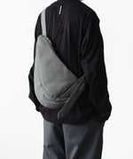 画像をギャラリービューアに読み込む, VEIN ヴェインのREVERSE SATIN SHOULDER BAG - KHAKIの公式通販サイトsession福岡セレクトショップ
