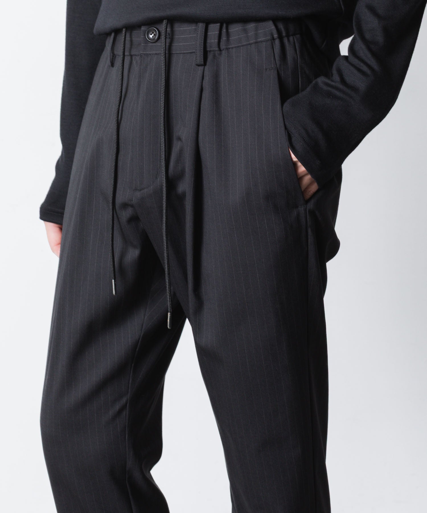 ATTACHMENT アタッチメントのT/W/SI STRETCH GABARDINE REGULAR FIT EASY TROUSERS - S.BLACKの公式通販サイトsession福岡セレクトショップ
