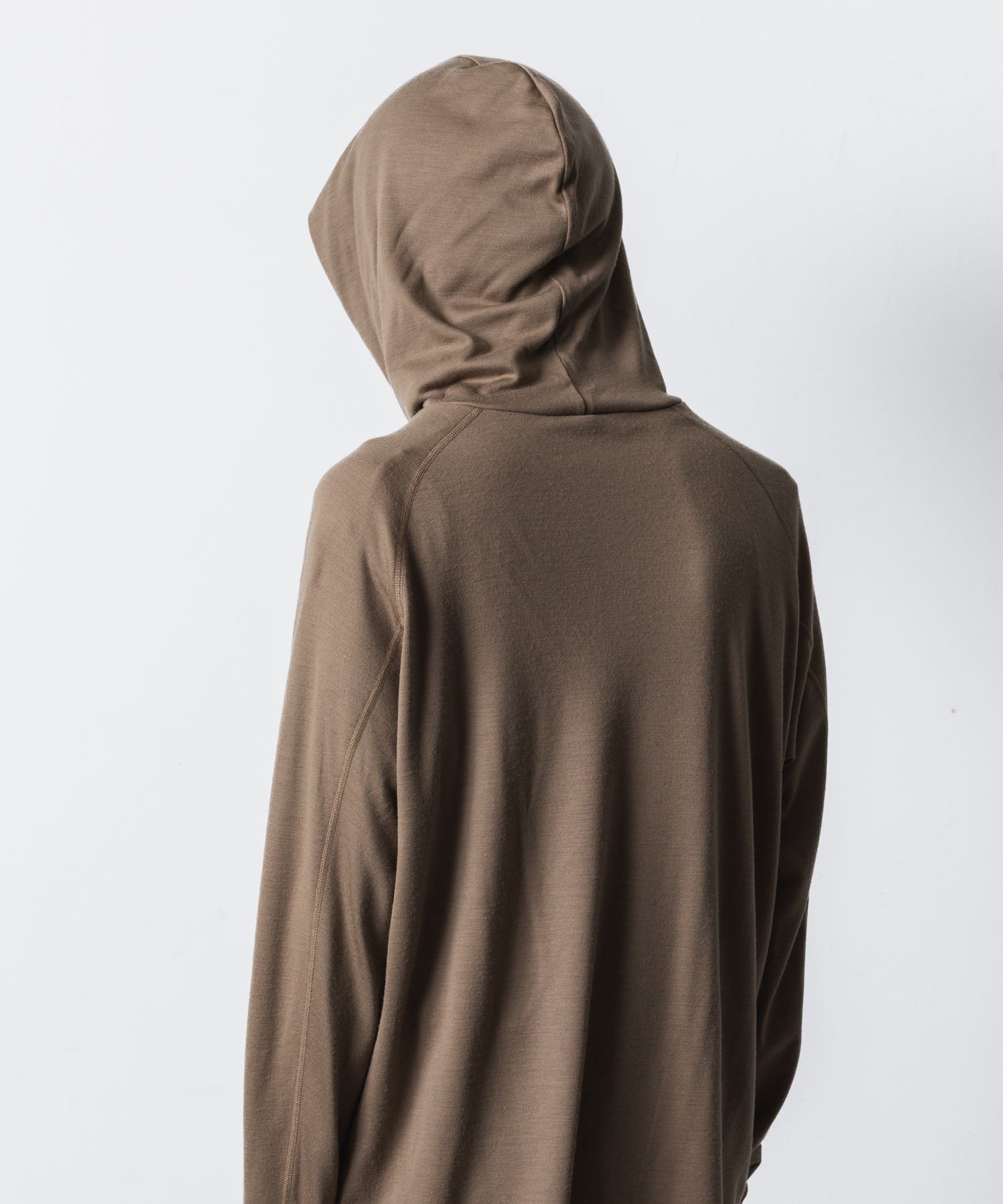 ATTACHMENT アタッチメントの1/60 WOOL SMOOTH HOODED PULLOVER - CAMELの公式通販サイトsession福岡セレクトショップ