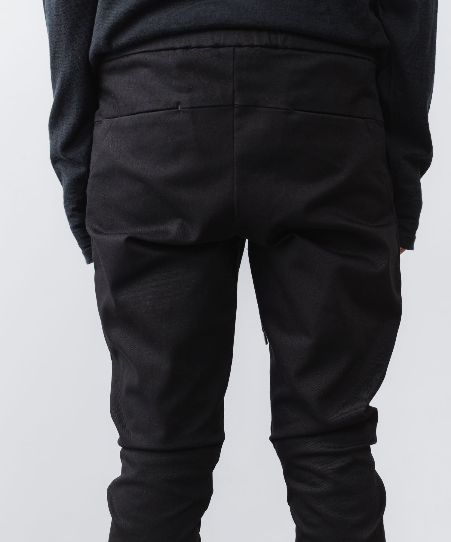 ATTACHMENT / EXCLUSIVE ITEMアタッチメントのRUBBER STRETCH TWILL THREE DIMENSIONAL PANTS - BLACKの公式通販サイトsession福岡セレクトショップ