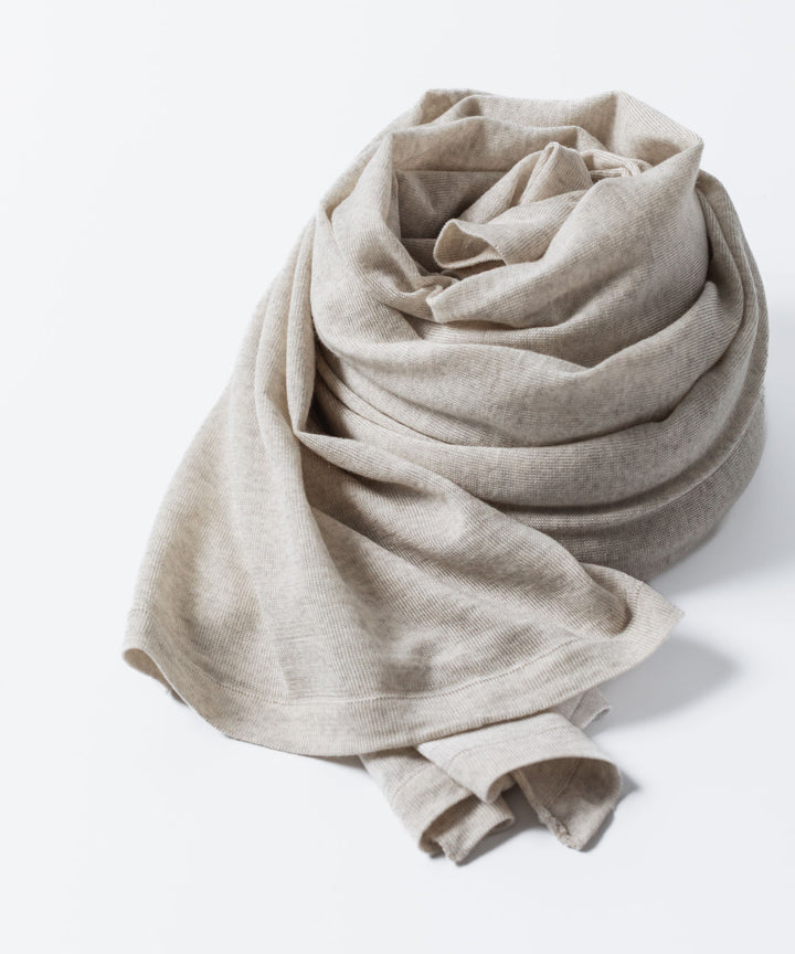 ATTACHMENT アタッチメント × JOHN SMEDLEYの× JOHN SMEDLEY MERINO EXTRAFINE WIDE STOLE - OFF WHITEの公式通販サイトsession福岡セレクトショップ