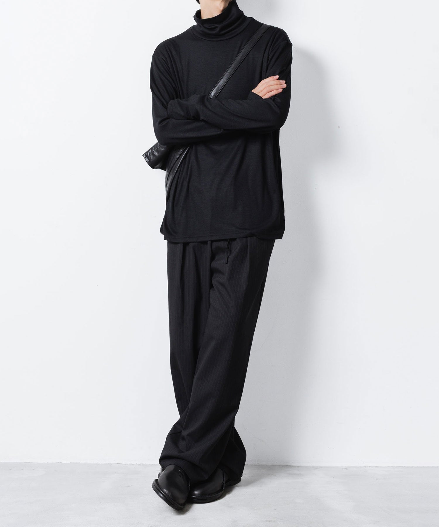 ATTACHMENT アタッチメントの1/60 WOOL SMOOTH HIGH NECK TURTLE L/S TEE - BLACKの公式通販サイトsession福岡セレクトショップ