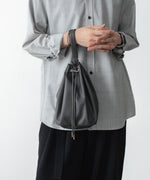画像をギャラリービューアに読み込む, ATTACHMENT / EXCLUSIVE ITEMアタッチメントのSYNTHETIC LEATHER SMALL BUCKET BAG - GRAYの公式通販サイトsession福岡セレクトショップ
