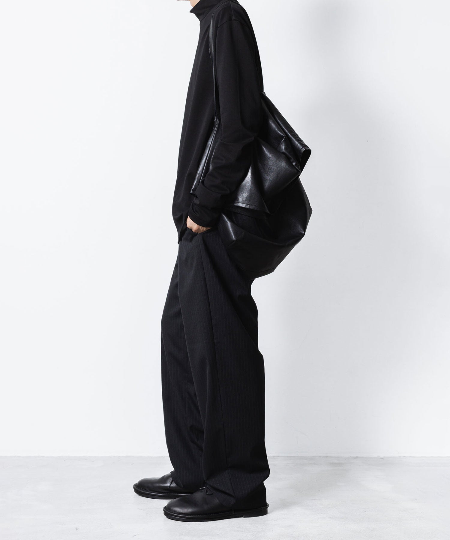 ATTACHMENT アタッチメントのCOTTON DOUBLE FACE SLIM FIT HIGHNECK L/S TEE - BLACKの公式通販サイトsession福岡セレクトショップ