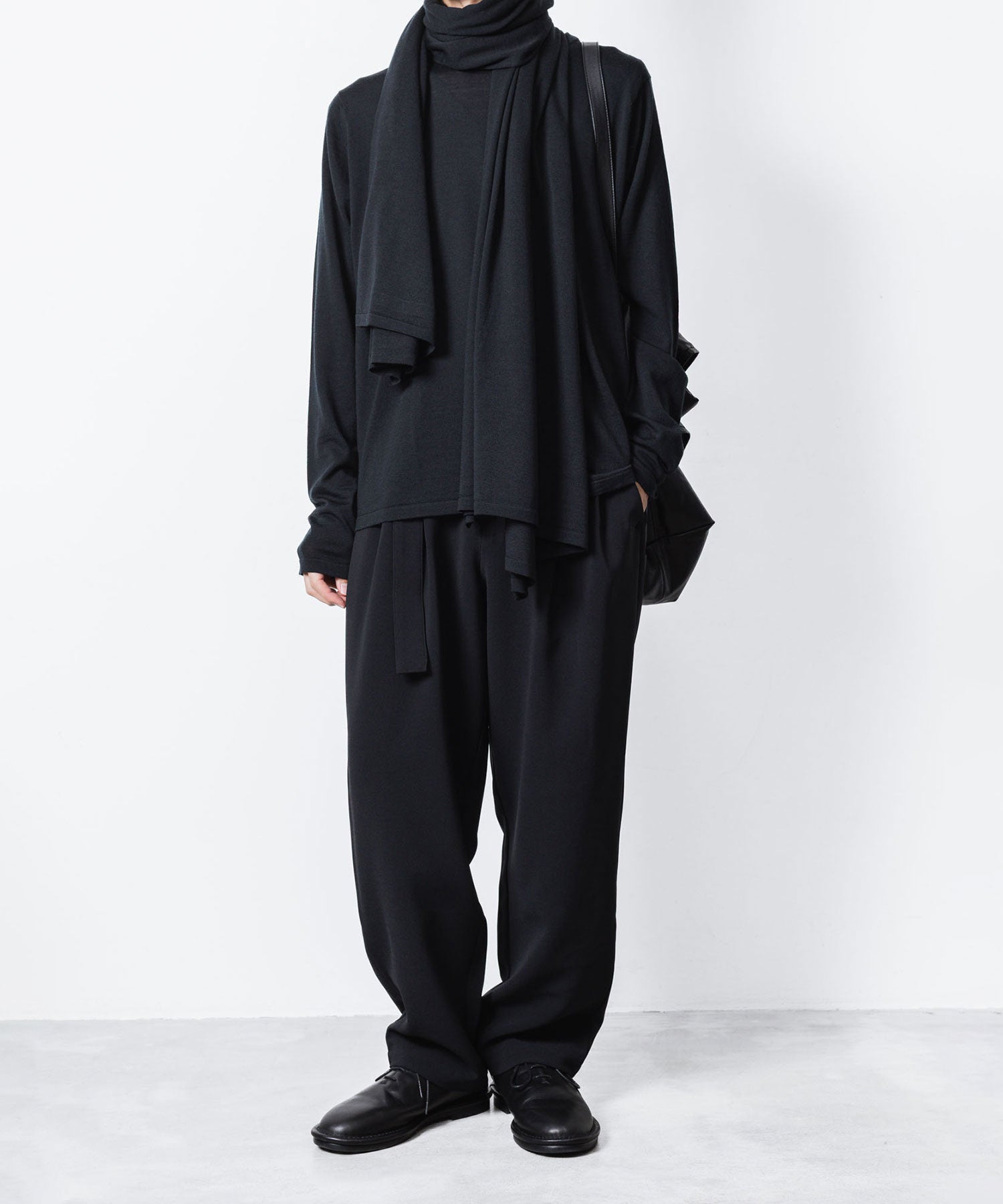 ATTACHMENT アタッチメントのPE STRETCH DOUBLE CLOTH BELTED WIDE TAPERD TROUSERS - BLACKの公式通販サイトsession福岡セレクトショップ
