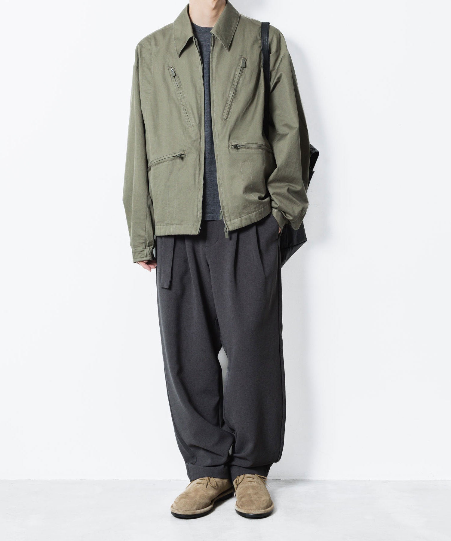 ATTACHMENT アタッチメントのPE STRETCH DOUBLE CLOTH BELTED WIDE TAPERD TROUSERS - X.GRAYの公式通販サイトsession福岡セレクトショップ