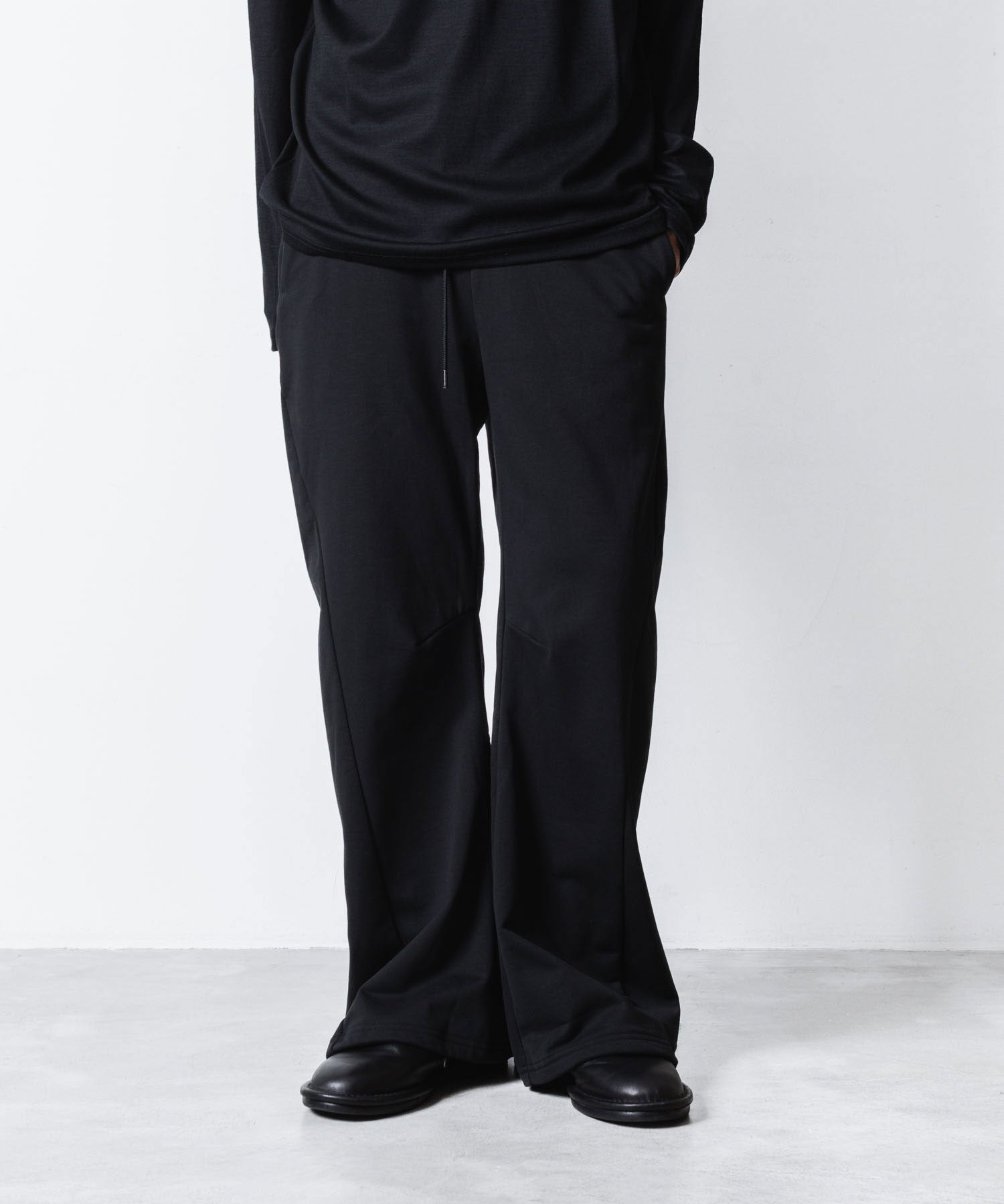 ATTACHMENT アタッチメントのCO STRECH TERRY 3D WIDE TROUSERS - BLACKの公式通販サイトsession福岡セレクトショップ