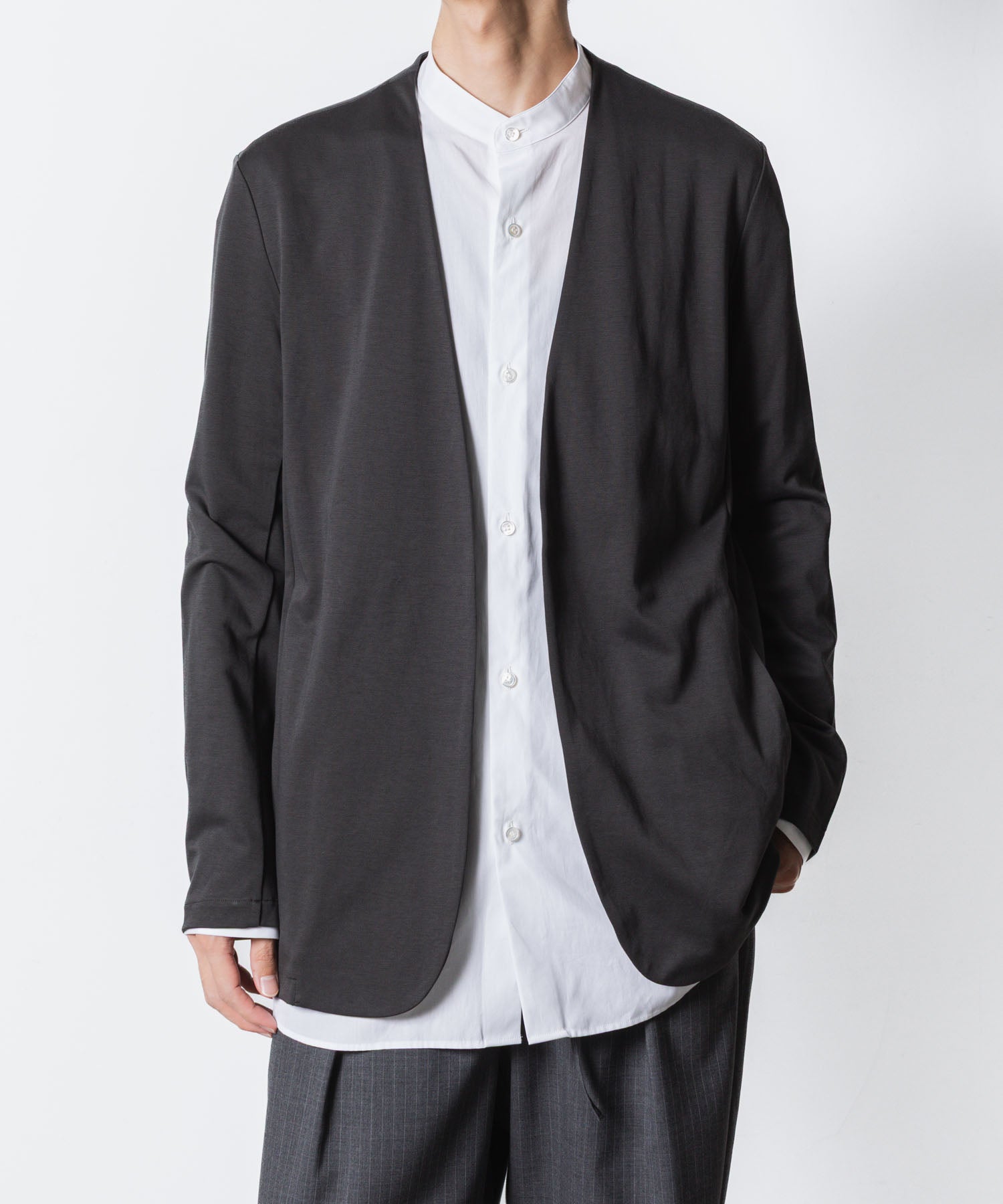 ATTACHMENT アタッチメントのCOTTON DOUBLE FACE COLLARLESS CARDIGAN - D.GRAYの公式通販サイトsession福岡セレクトショップ