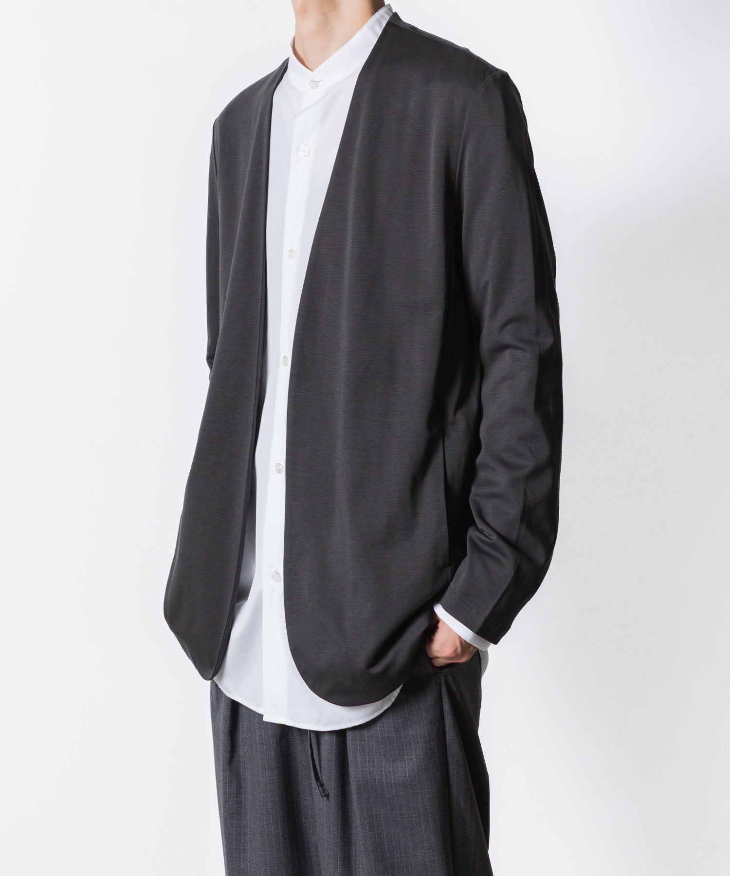 ATTACHMENT アタッチメントのCOTTON DOUBLE FACE COLLARLESS CARDIGAN - D.GRAYの公式通販サイトsession福岡セレクトショップ