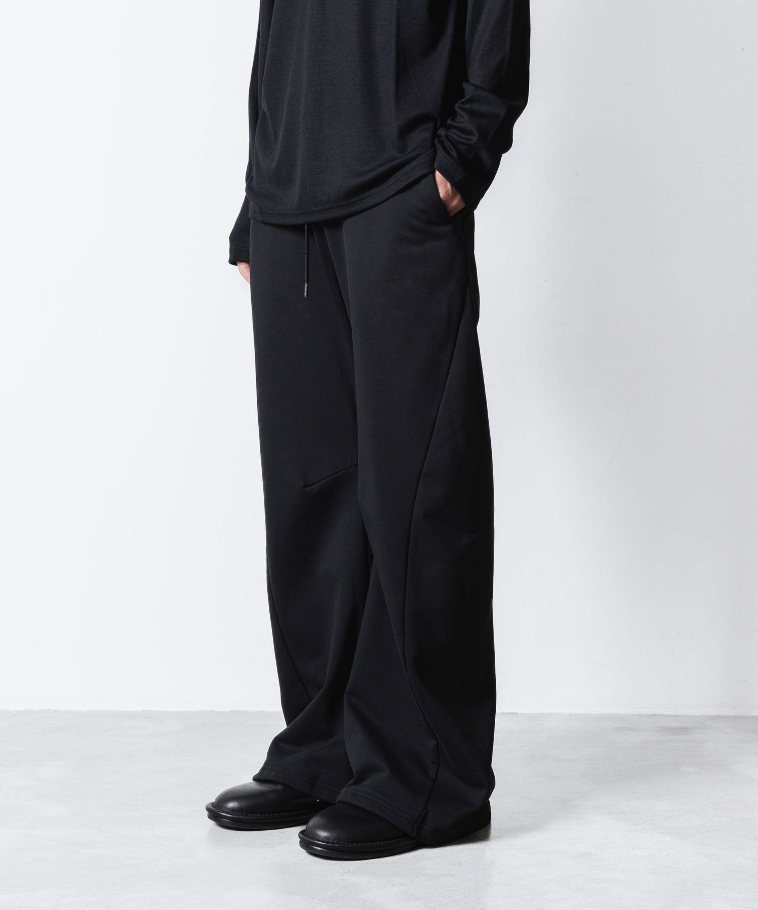 ATTACHMENT アタッチメントのCO STRECH TERRY 3D WIDE TROUSERS - BLACKの公式通販サイトsession福岡セレクトショップ