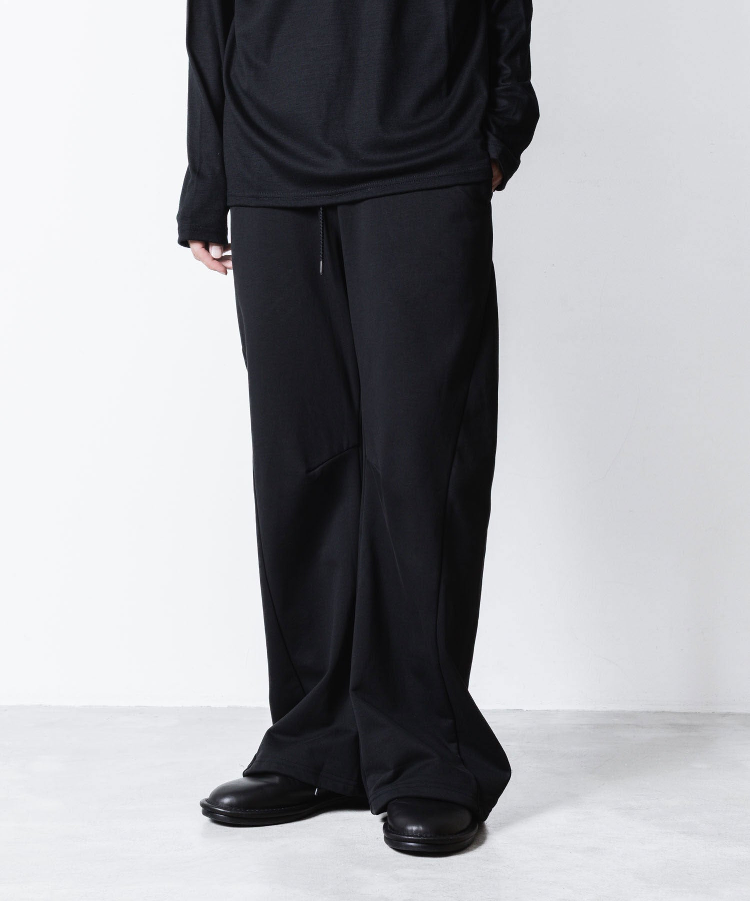 ATTACHMENT アタッチメントのCO STRECH TERRY 3D WIDE TROUSERS - BLACKの公式通販サイトsession福岡セレクトショップ