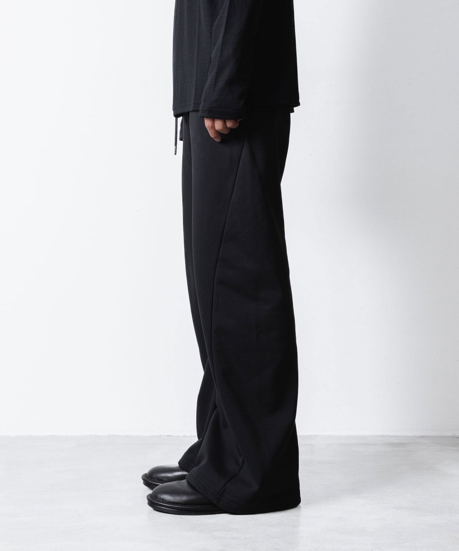 ATTACHMENT アタッチメントのCO STRECH TERRY 3D WIDE TROUSERS - BLACKの公式通販サイトsession福岡セレクトショップ