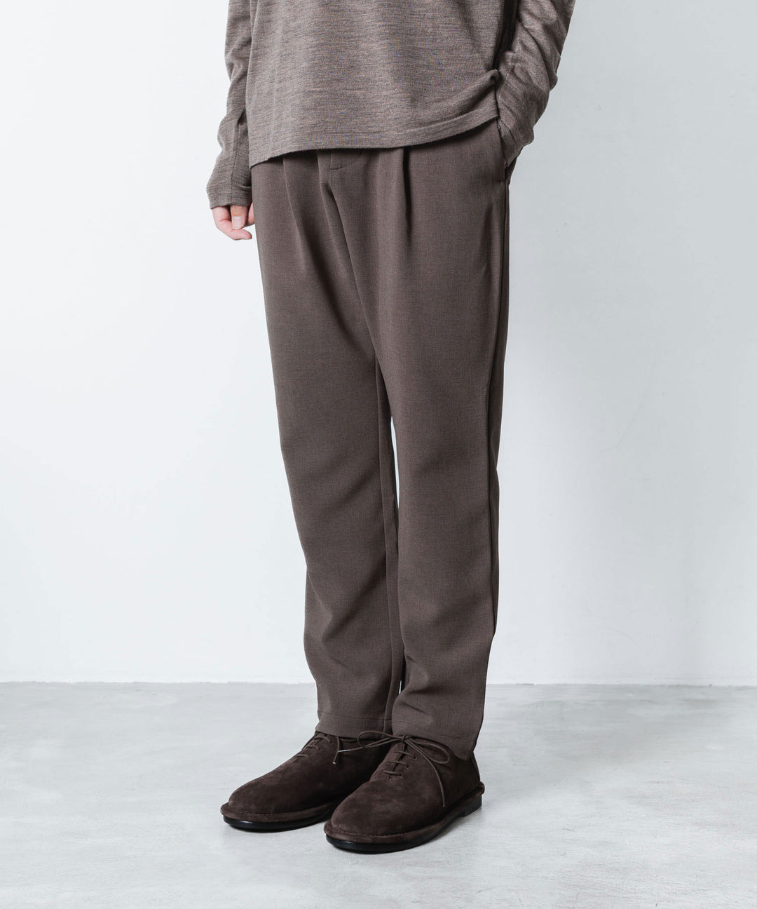 ATTACHMENT アタッチメントのPE STRETCH DOUBLE CLOTH REGULAR FIT EASY TROUSERS - D.KH GRAYの公式通販サイトsession福岡セレクトショップ