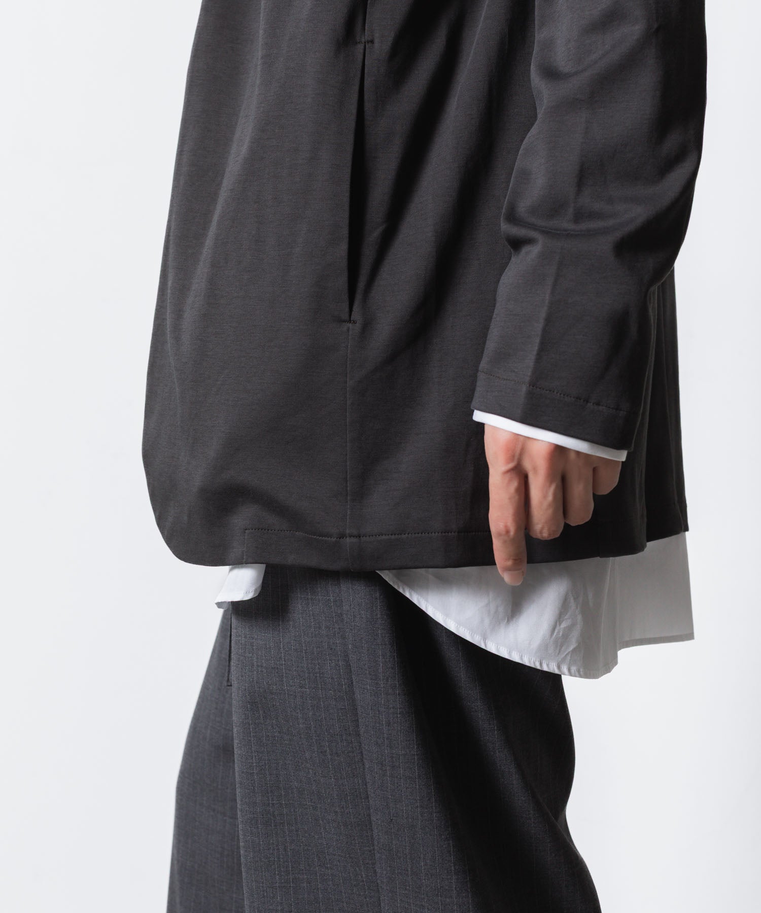 ATTACHMENT アタッチメントのCOTTON DOUBLE FACE COLLARLESS CARDIGAN - D.GRAYの公式通販サイトsession福岡セレクトショップ