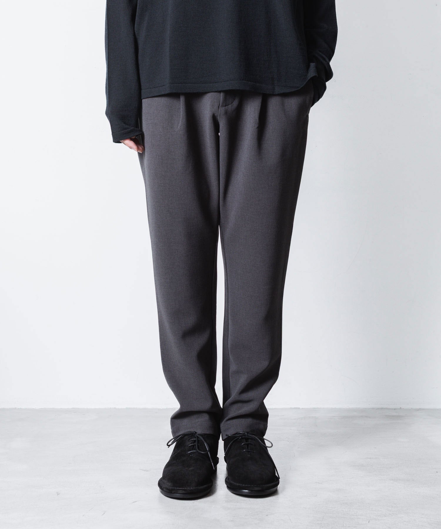ATTACHMENT アタッチメントのPE STRETCH DOUBLE CLOTH REGULAR FIT EASY TROUSERS - X.GRAYの公式通販サイトsession福岡セレクトショップ