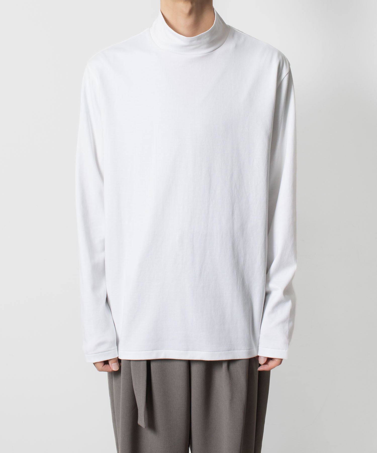 ATTACHMENT アタッチメントのCOTTON DOUBLE FACE SLIM FIT HIGHNECK L/S TEE - WHITEの公式通販サイトsession福岡セレクトショップ