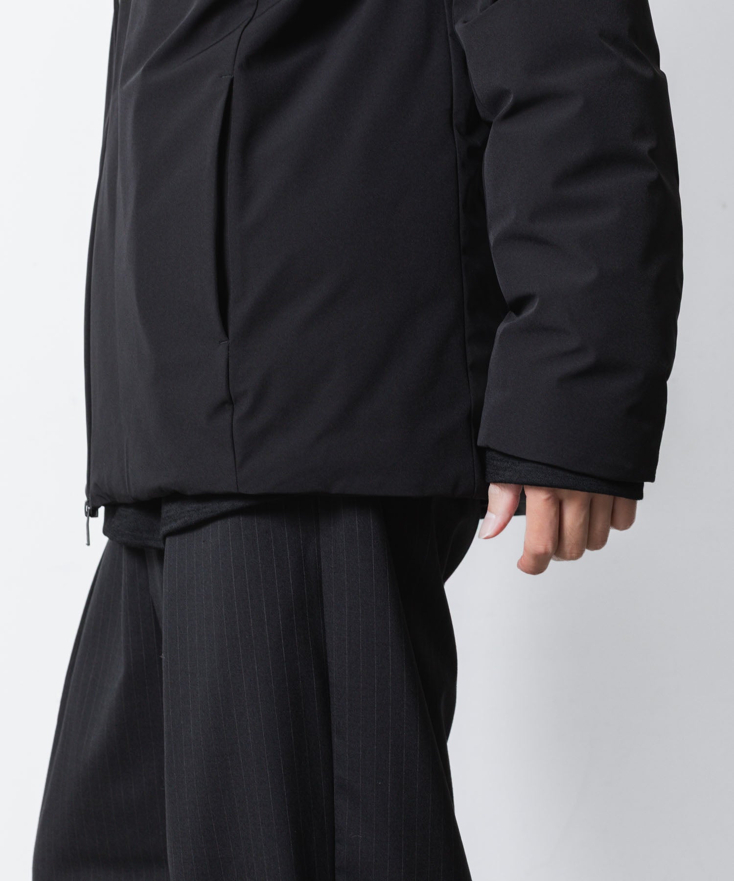 ATTACHMENT アタッチメントの3LAYER LIGHT TAFFETA HOODED DOWN JACKET - BLACKの公式通販サイトsession福岡セレクトショップ