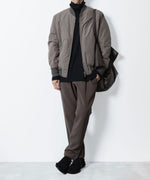画像をギャラリービューアに読み込む, ATTACHMENT アタッチメントのPE STRETCH DOUBLE CLOTH REGULAR FIT EASY TROUSERS - D.KH GRAYの公式通販サイトsession福岡セレクトショップ
