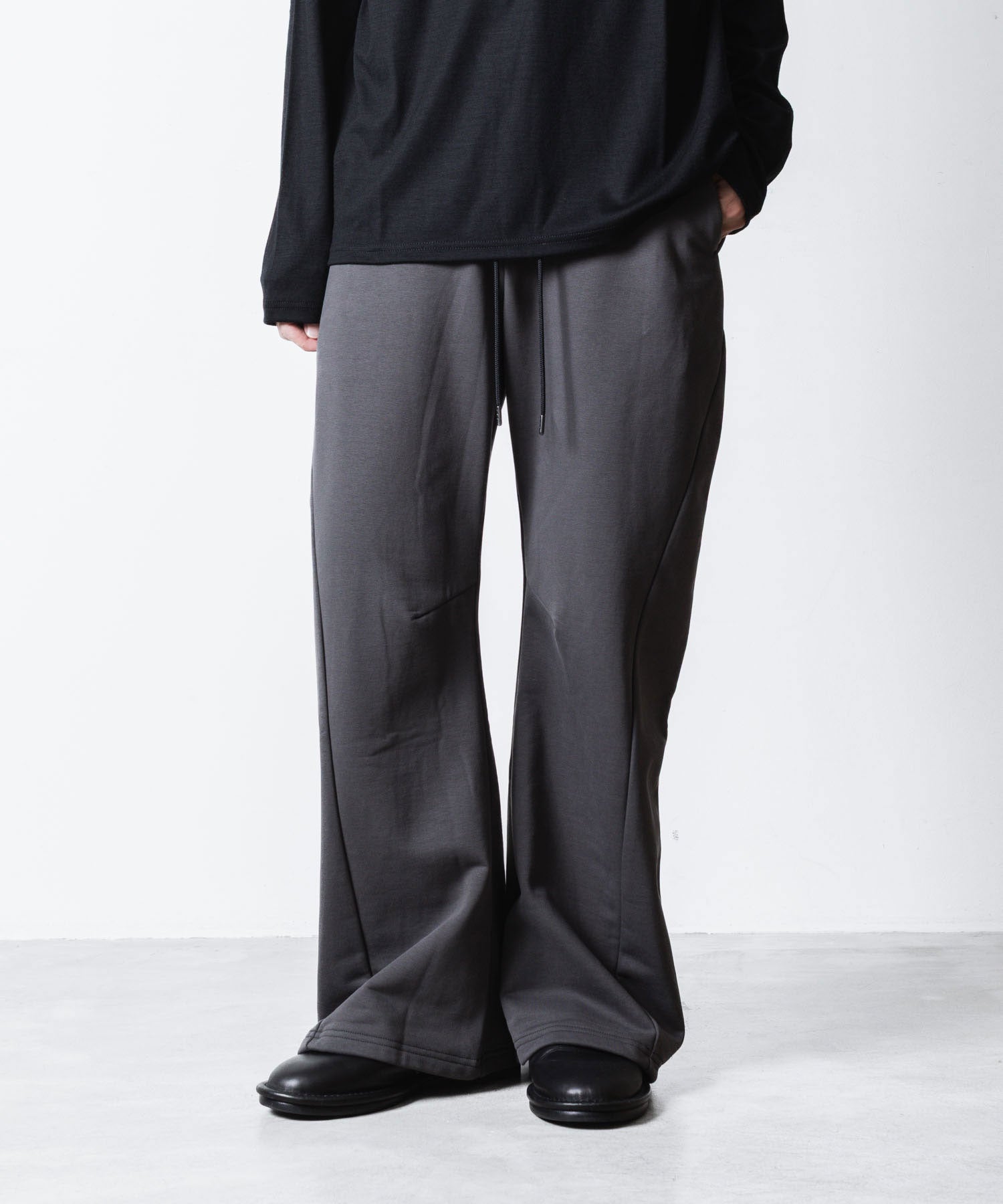 ATTACHMENT アタッチメントのCO STRECH TERRY 3D WIDE TROUSERS - D.GRAYの公式通販サイトsession福岡セレクトショップ